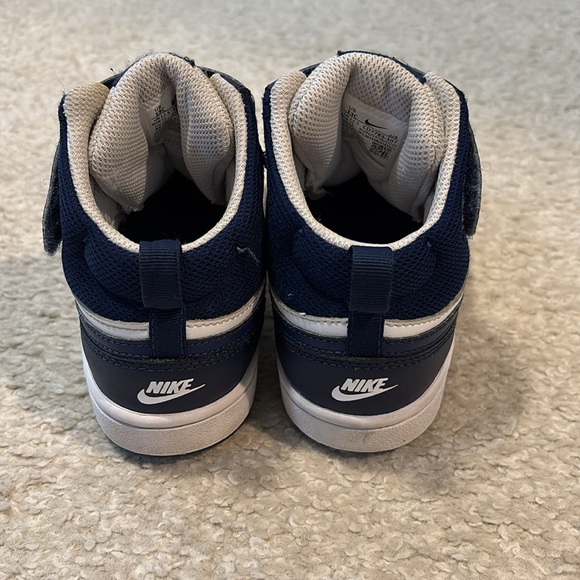 Nike Shoes - Picture 4 of 6